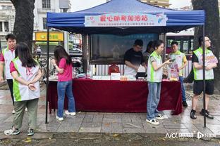 队记：克拉克斯顿与芬尼-史密斯今日均将迎来复出！